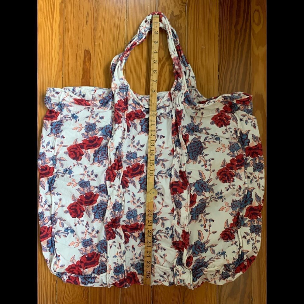 Large Tote   - Picture 4 of 5